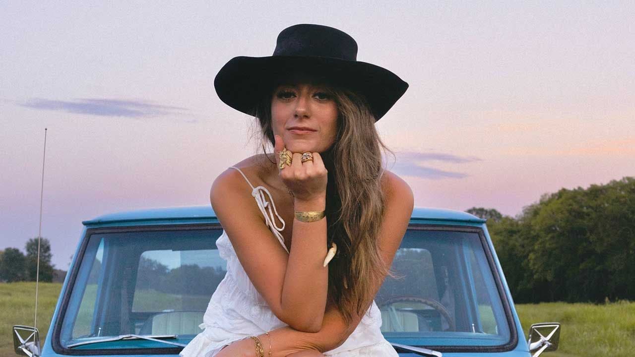 Meet Alyssa Bonagura, the Southern storyteller driven by rock'n'roll and rootsy country. "Music has to be the one priority in life"